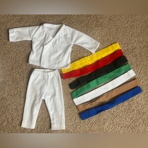 18” doll karate outfit & belts